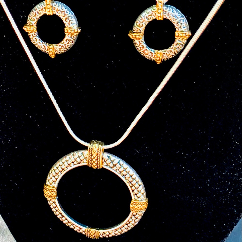 Necklace set